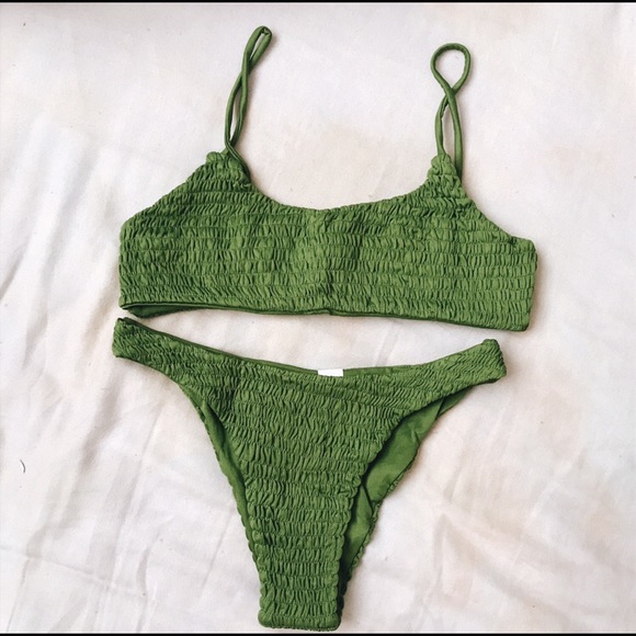 green bikini 🌿 - Picture 3 of 3